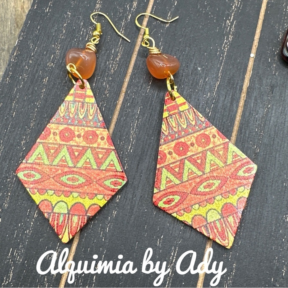 STATEMENT SHOULDER DUSTER + CARNELIANS + Multicolor Geometric Earrings